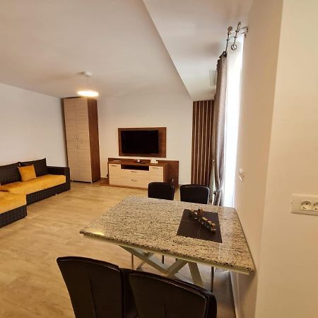 Matteo 2 Apartments Marina Surf Residence, Mamaia Nord - Navodari,1 Vedere Frontala,2 Cu Vedere Laterala La Mare Экстерьер фото