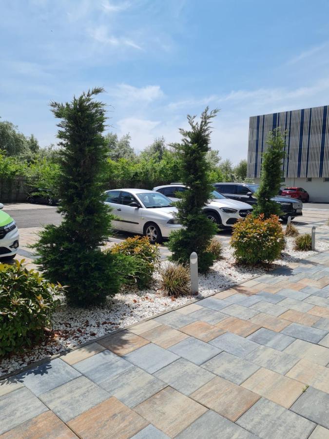 Matteo 2 Apartments Marina Surf Residence, Mamaia Nord - Navodari,1 Vedere Frontala,2 Cu Vedere Laterala La Mare Экстерьер фото