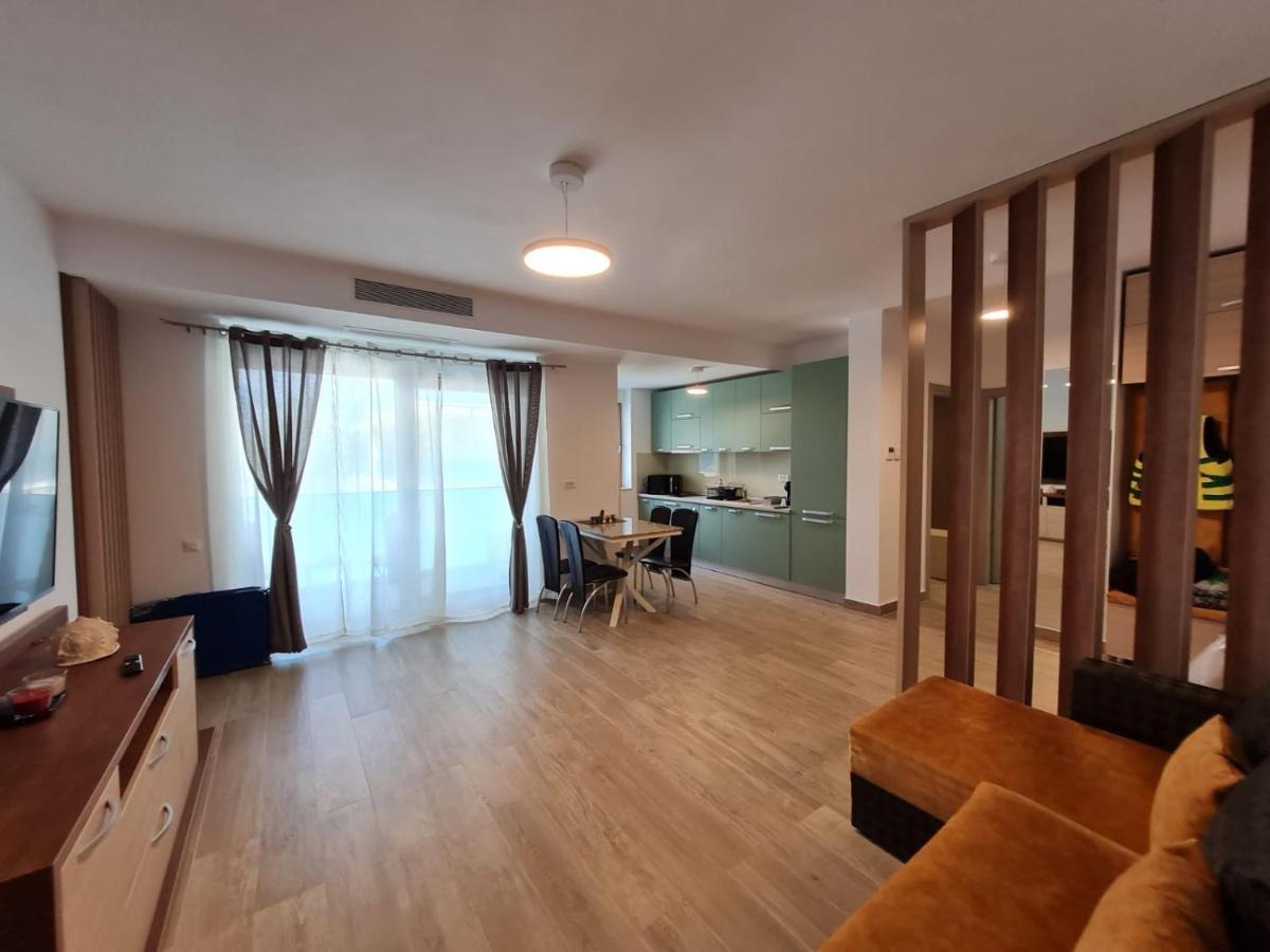 Matteo 2 Apartments Marina Surf Residence, Mamaia Nord - Navodari,1 Vedere Frontala,2 Cu Vedere Laterala La Mare Экстерьер фото
